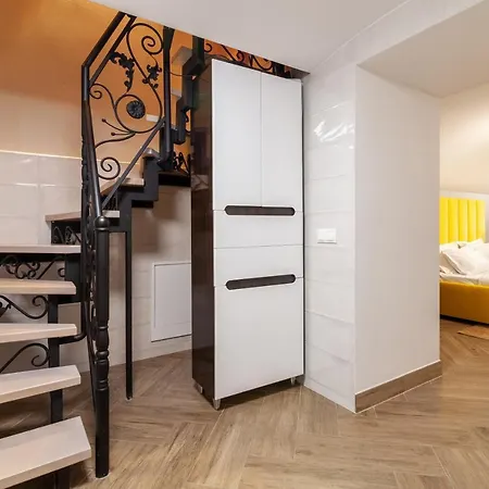 Avangard Saint Teodora Iii Apartment Lemberg