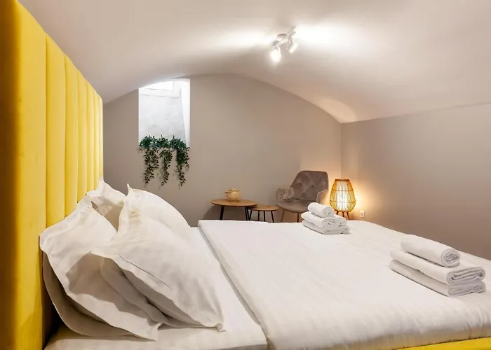 Avangard Saint Teodora Iii * إلفيف