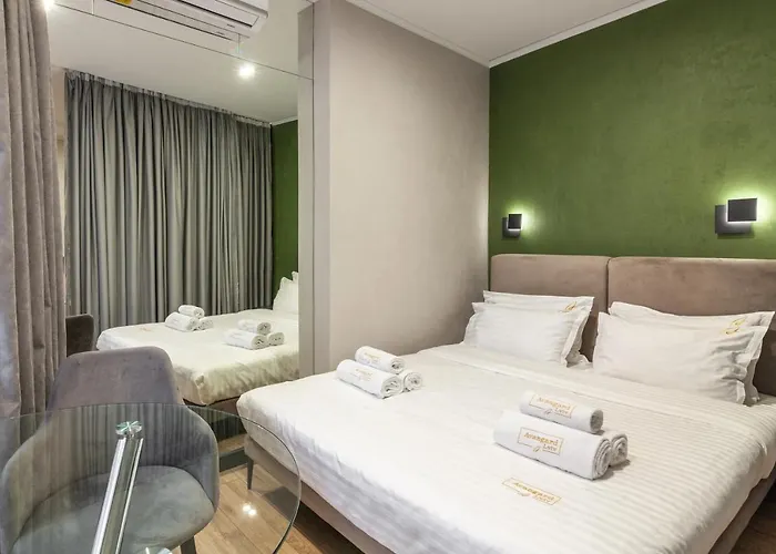 Avangard Saint Teodora Iii إلفيف